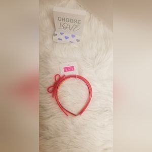 Its a cute 3- set cute glittery head band